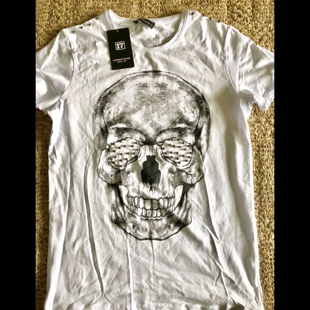 NWT cute shirt by 17 Avenue